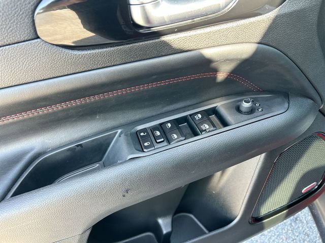 Used 2024 Jeep Compass Trailhawk w/ Sun and Sound Group image 17