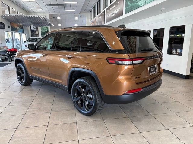 New 2026 Jeep Grand Cherokee Limited w/ Limited Altitude Package AWD/4WD image 5
