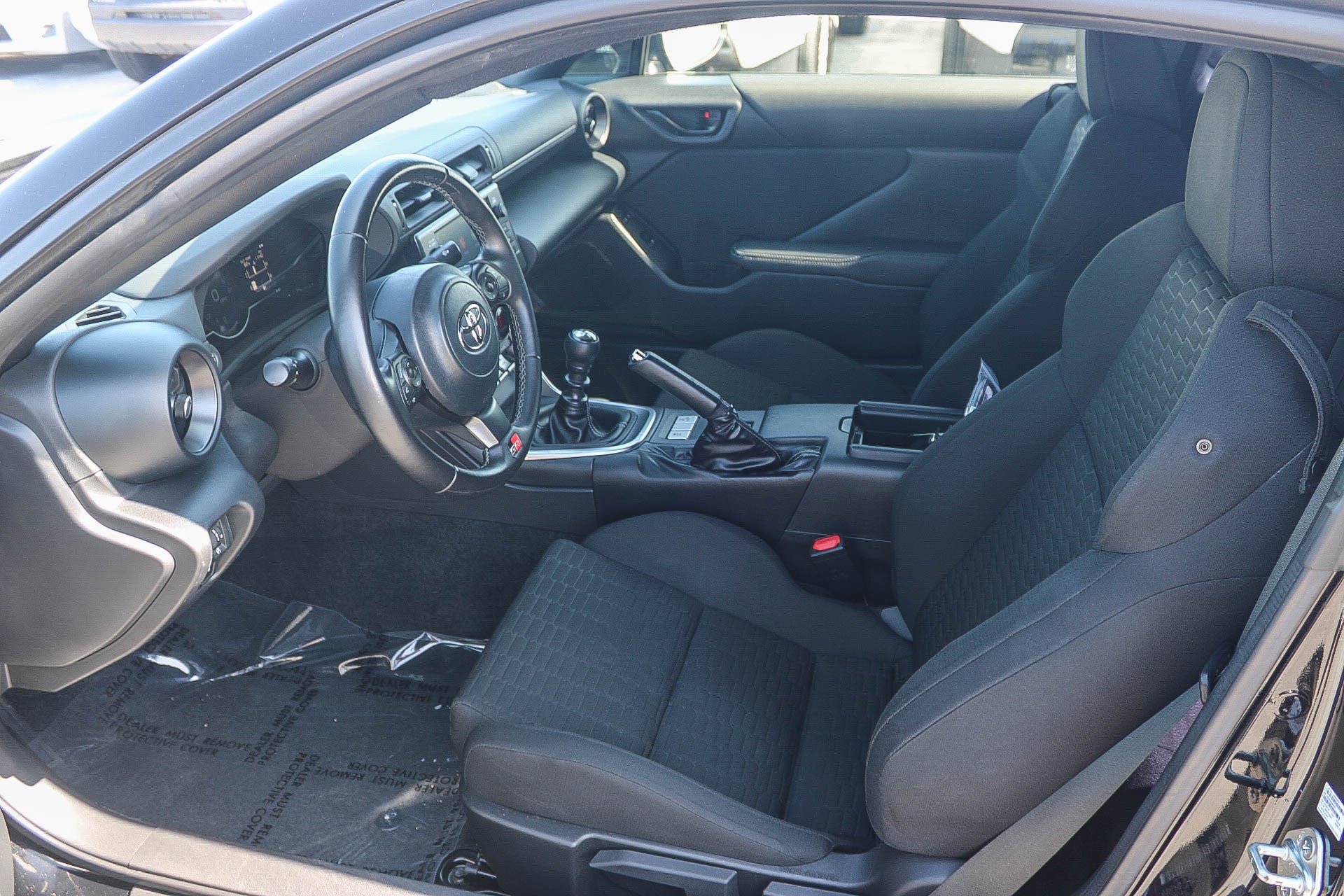 Used 2023 Toyota GR86 w/ ALL Weather Mat Package (TMS) RWD image 18