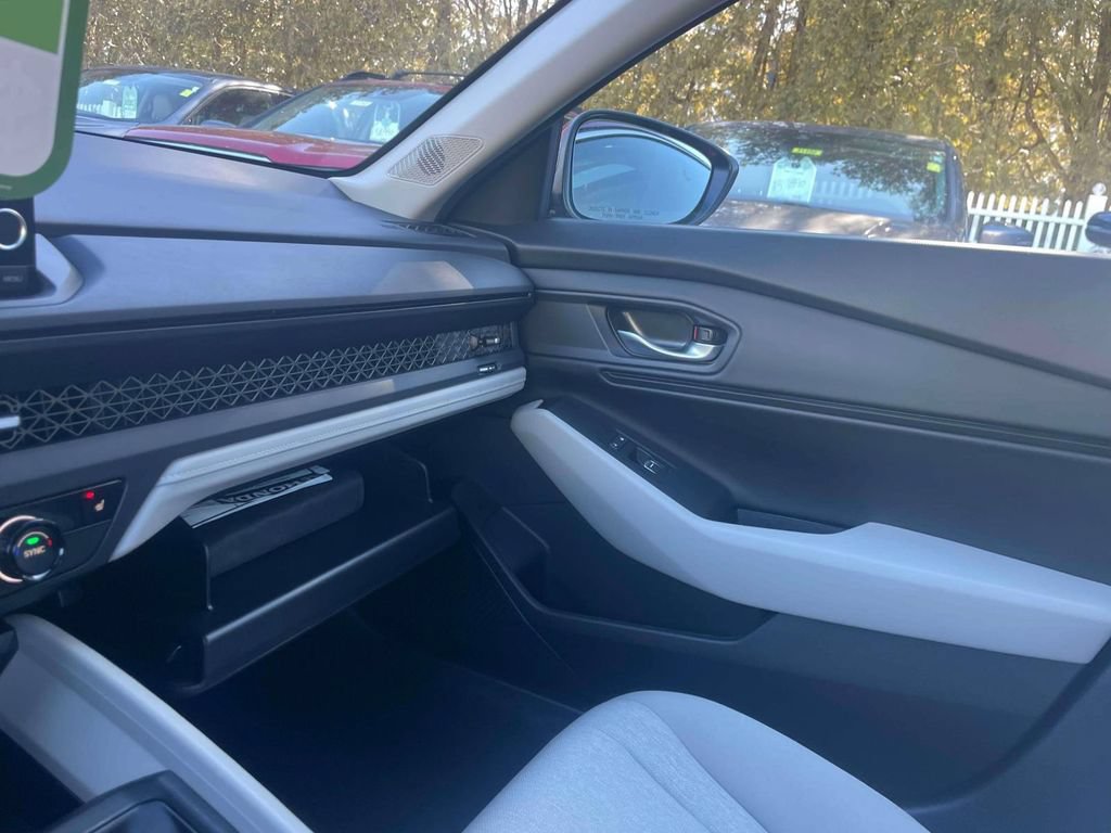 Used 2024 Honda Accord EX image 34