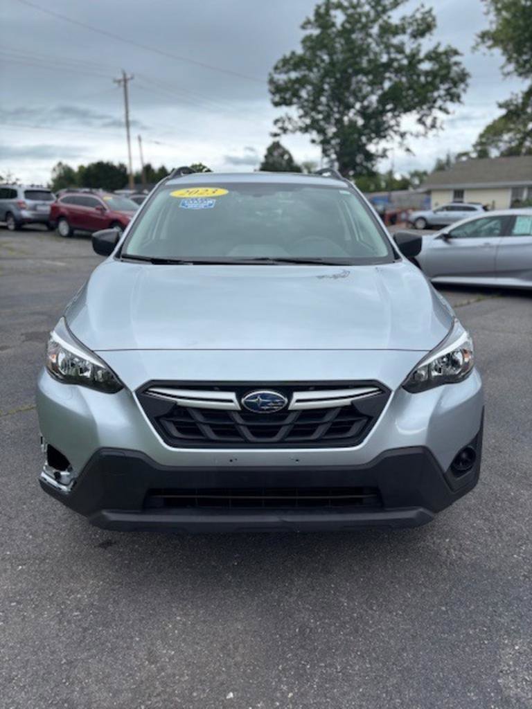 Used 2023 Subaru Crosstrek 2.0i image 2