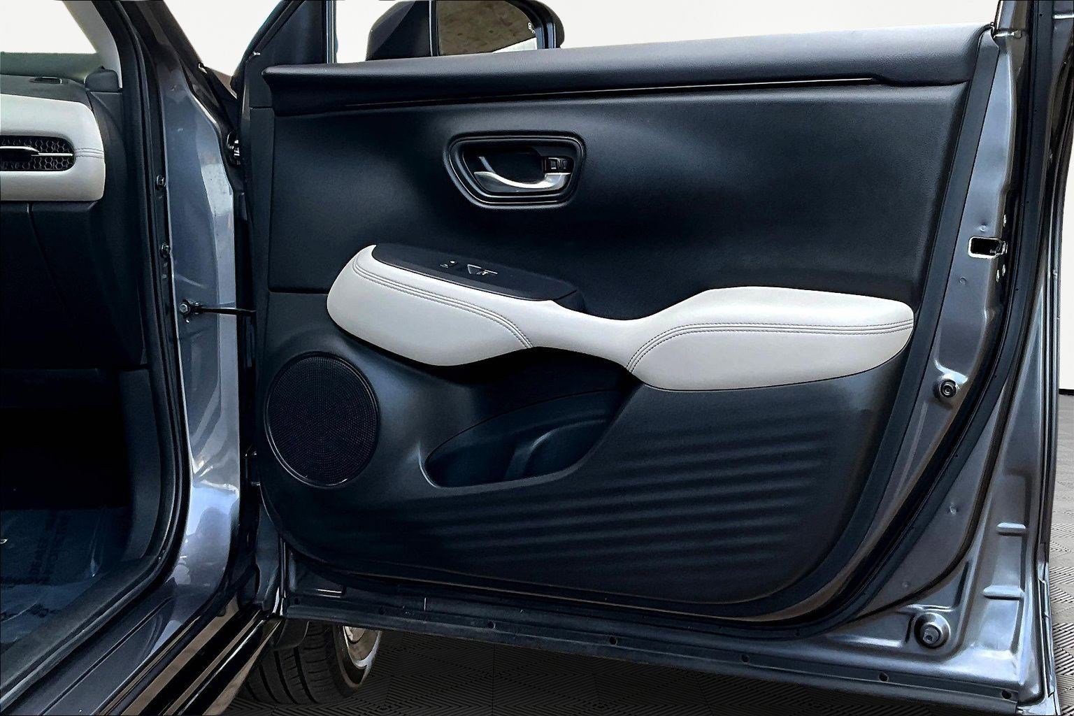 Used 2023 Honda HR-V EX-L image 28