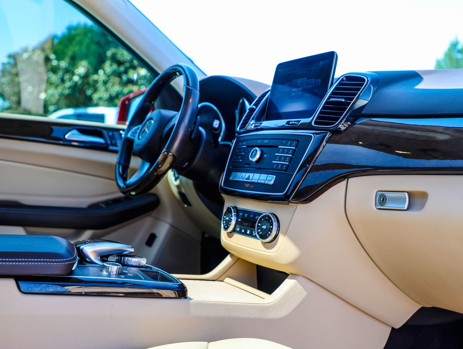 Used 2018 Mercedes-Benz GLE 350 image 16
