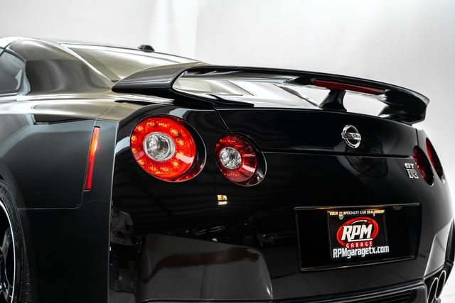 Used 2014 Nissan GT-R Black Edition AWD/4WD image 11