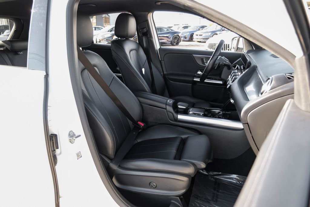 Used 2021 Mercedes-Benz GLA 250 image 32