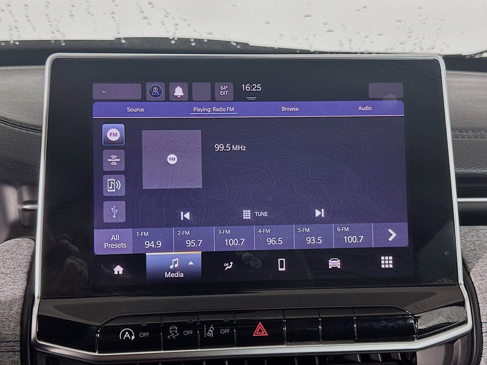 Used 2022 Jeep Compass Latitude w/ Sun and Sound Group image 21