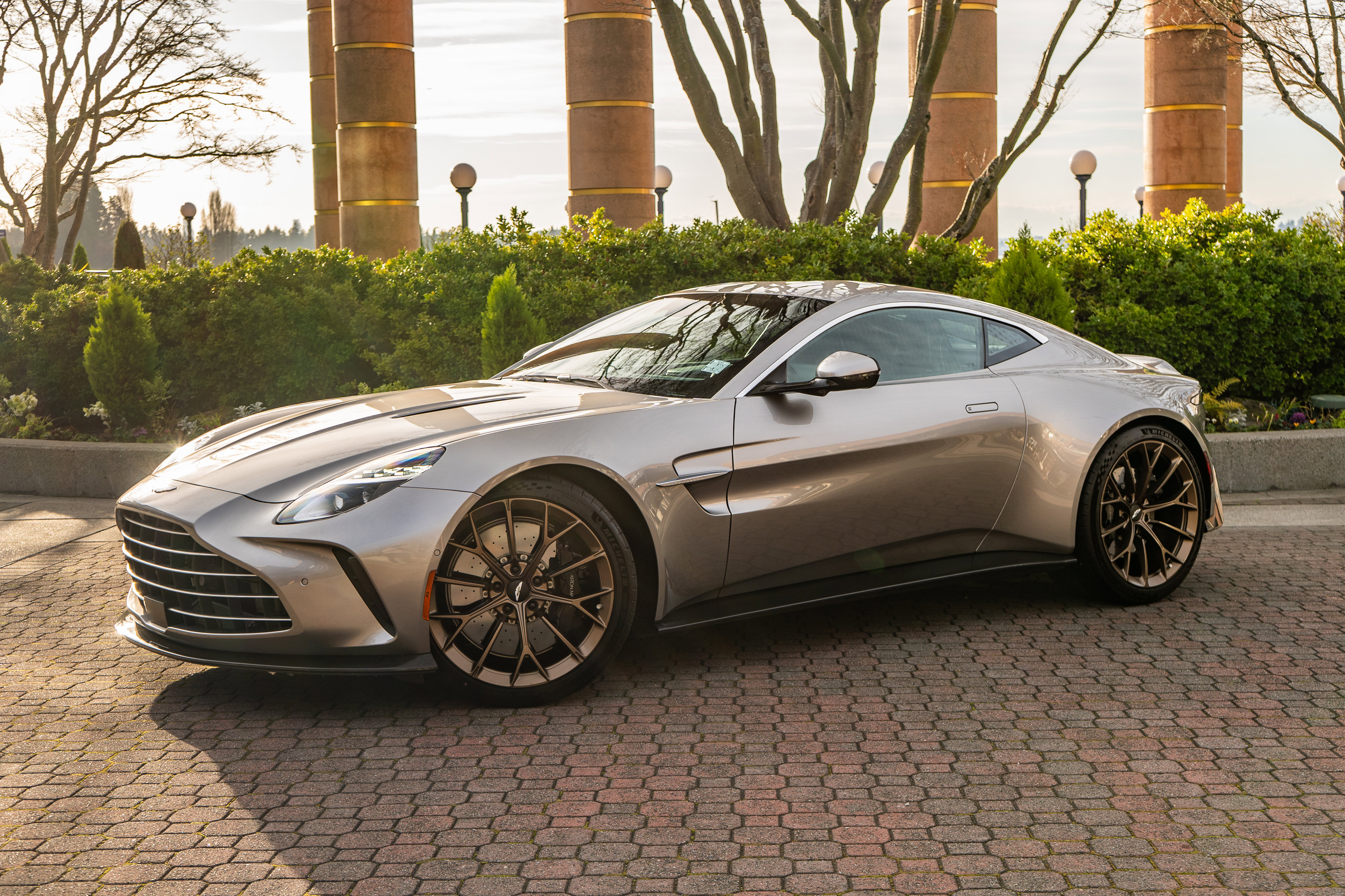 Used 2025 Aston Martin V8 Vantage Coupe image 29