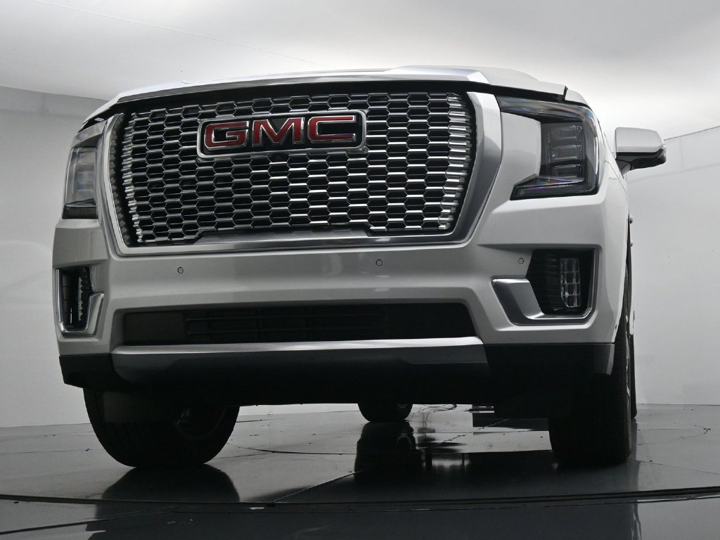Used 2024 GMC Yukon Denali w/ Advanced Technology Package AWD/4WD image 36