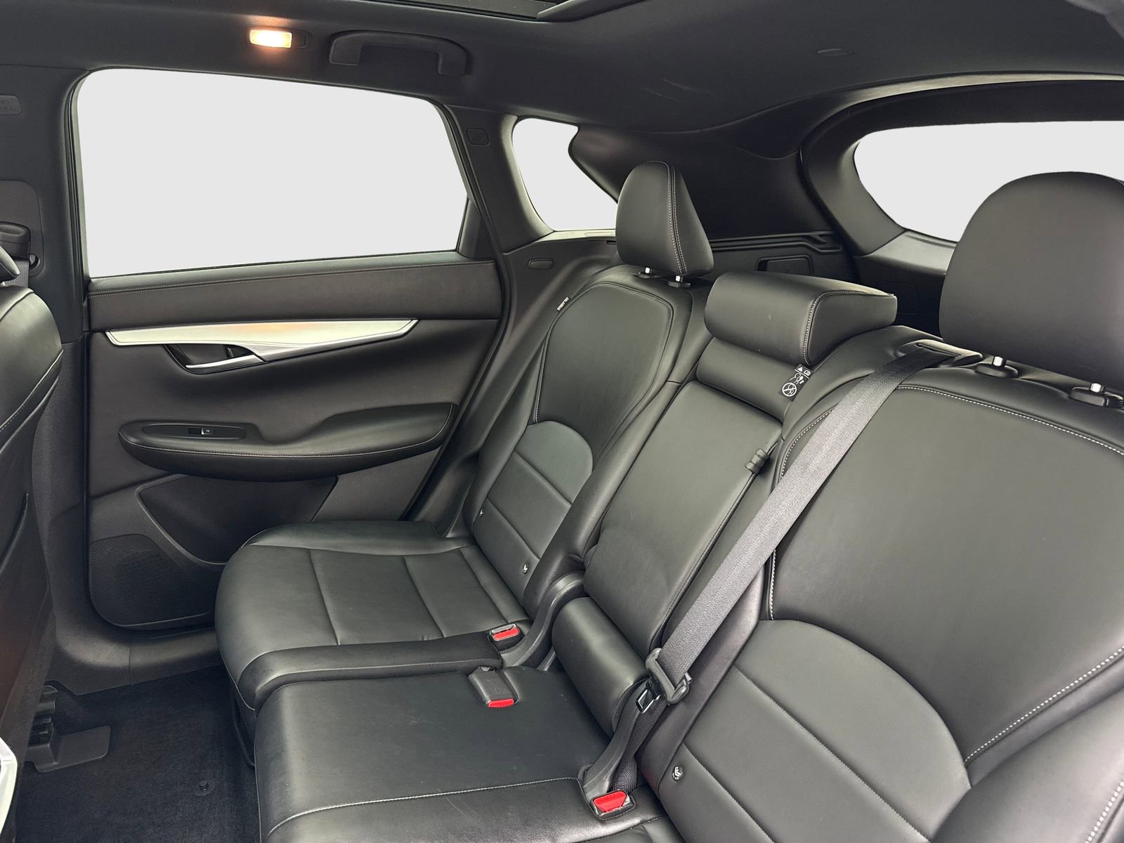 Used 2021 INFINITI QX50 Luxe w/ Appearance Package FWD image 36