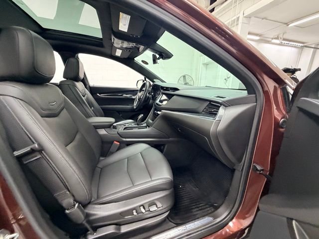 Certified 2022 Cadillac XT5 Premium Luxury w/ Technology Package AWD/4WD image 31