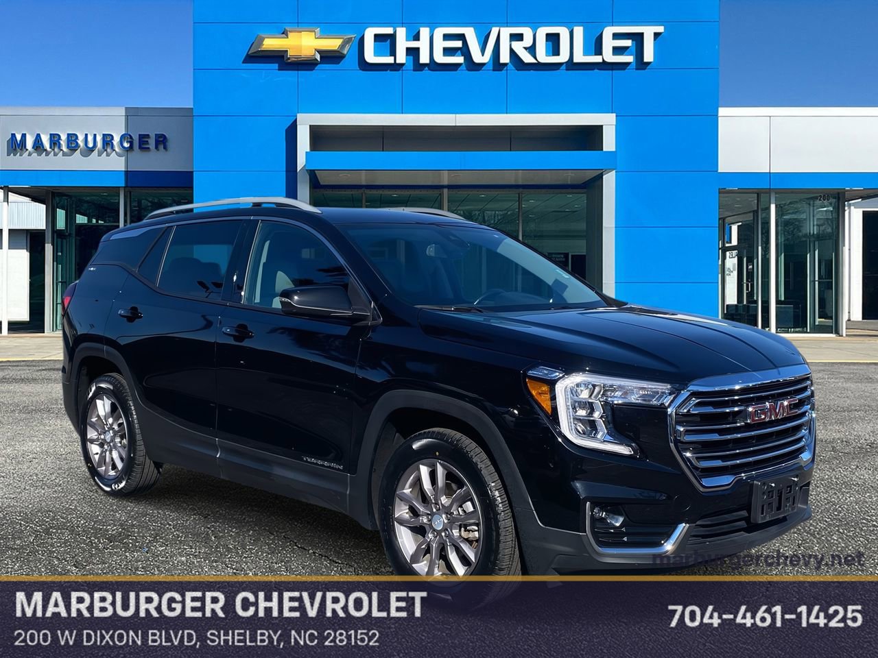 Used 2023 GMC Terrain SLT image 1