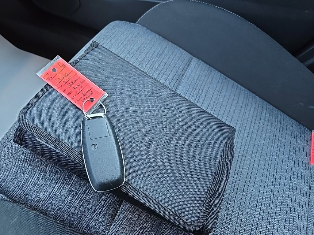 Used 2023 Nissan Rogue SV image 26