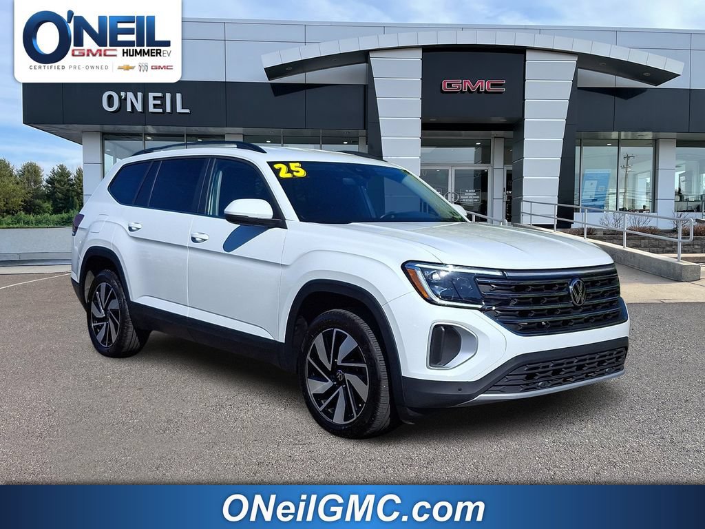 Used 2025 Volkswagen Atlas SE AWD/4WD image 1