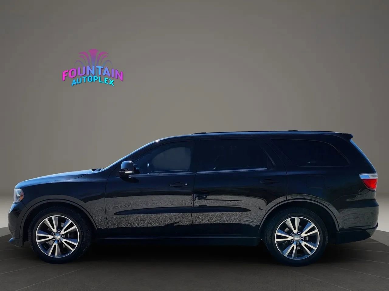 Used 2013 Dodge Durango R/T w/ Technology Group image 2