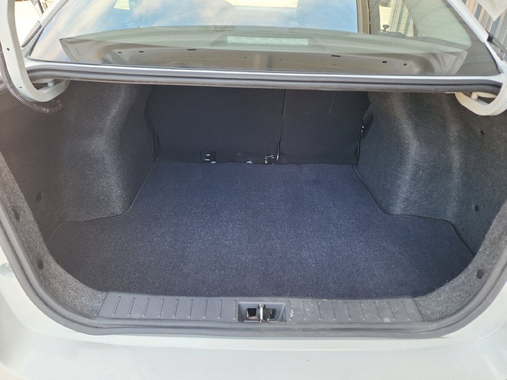 Used 2024 Nissan Versa SV FWD image 39
