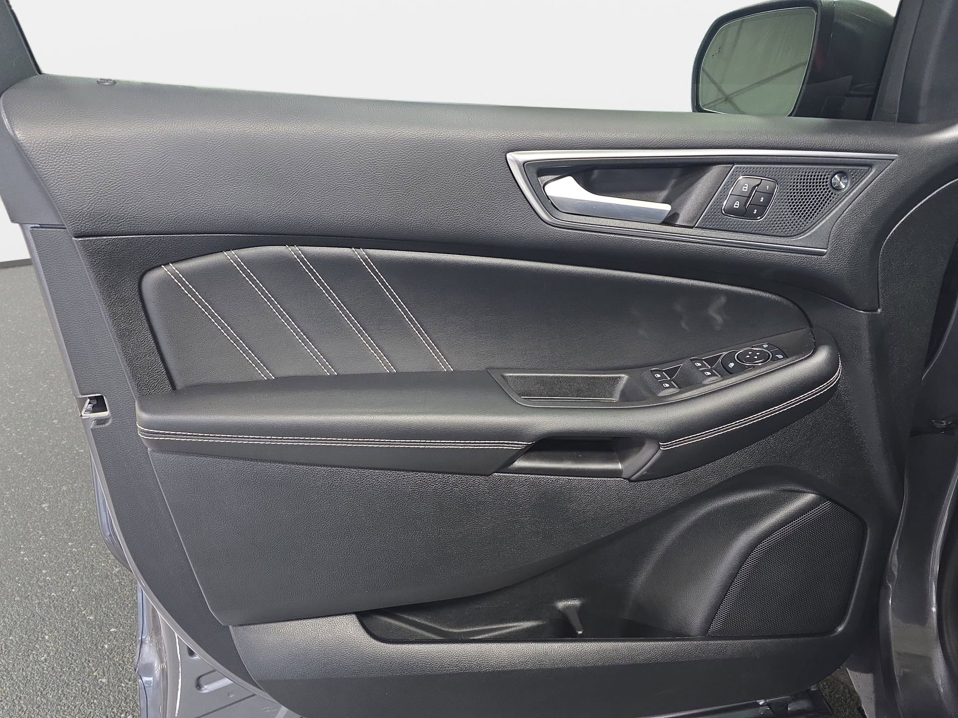 Used 2024 Ford Edge ST w/ Equipment Group 401A AWD/4WD image 26