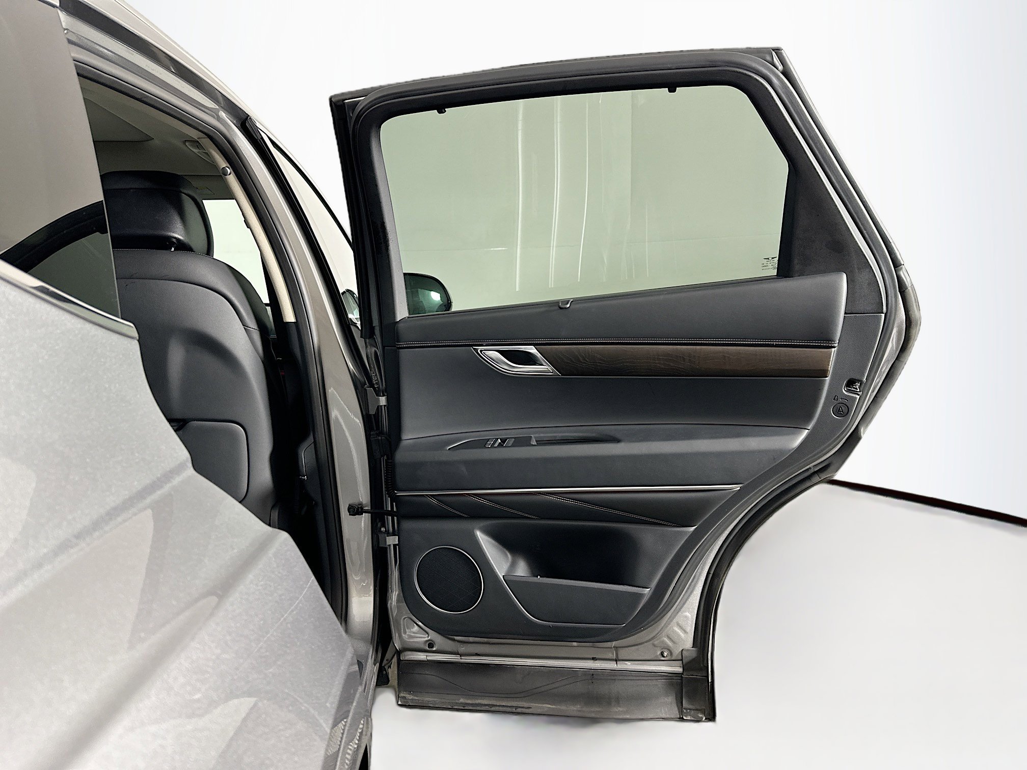 Used 2024 Genesis GV80 3.5T image 32