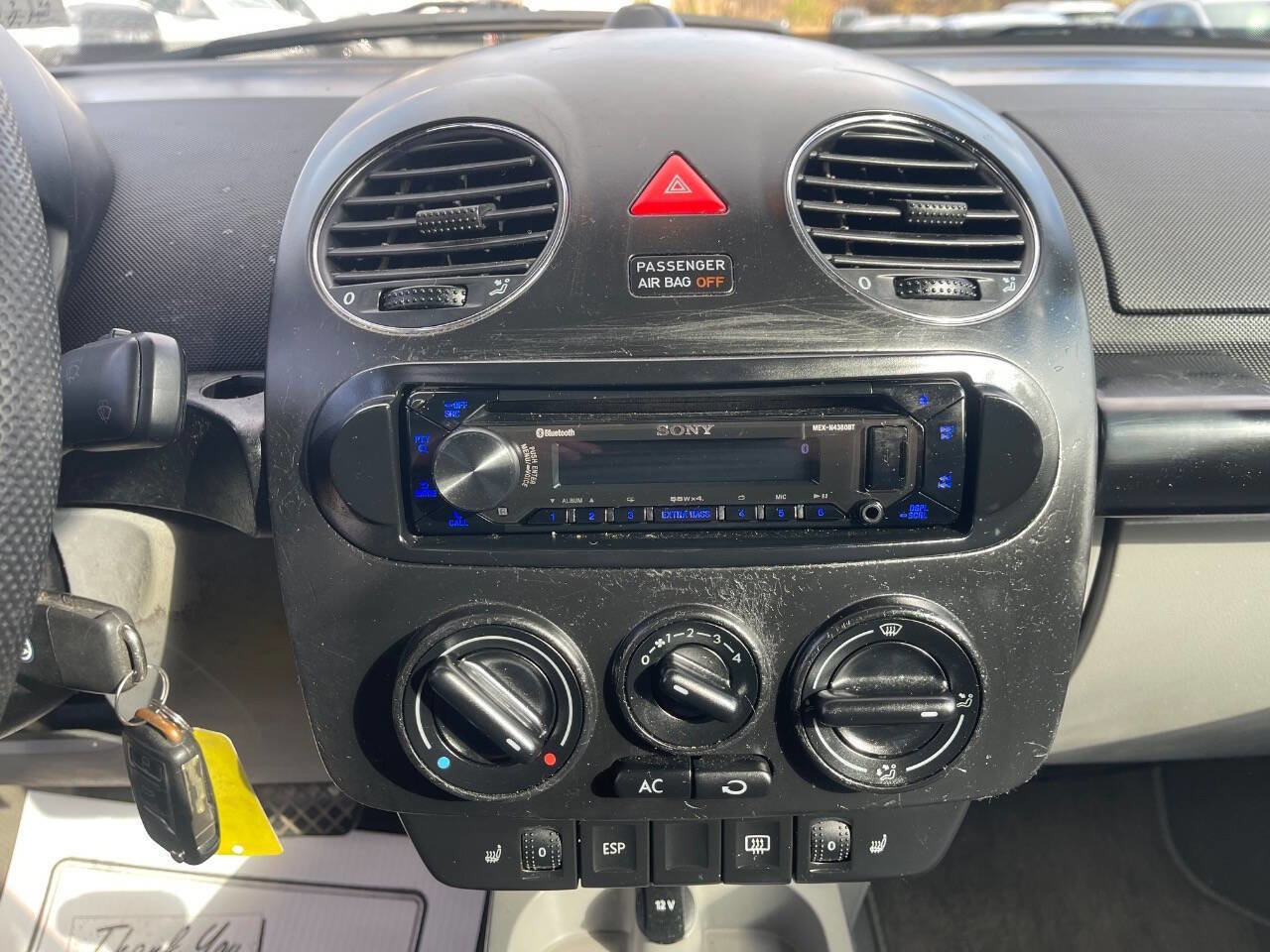 Used 2006 Volkswagen Beetle 2.5 PZEV 2dr Convertible (2.5L image 23