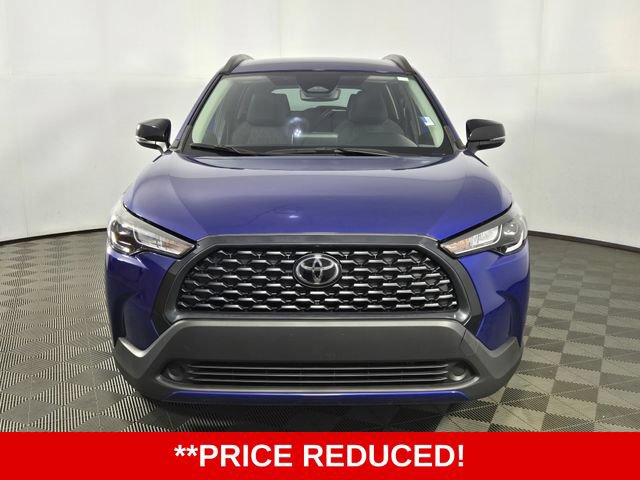 Used 2025 Toyota Corolla Cross LE FWD video 2