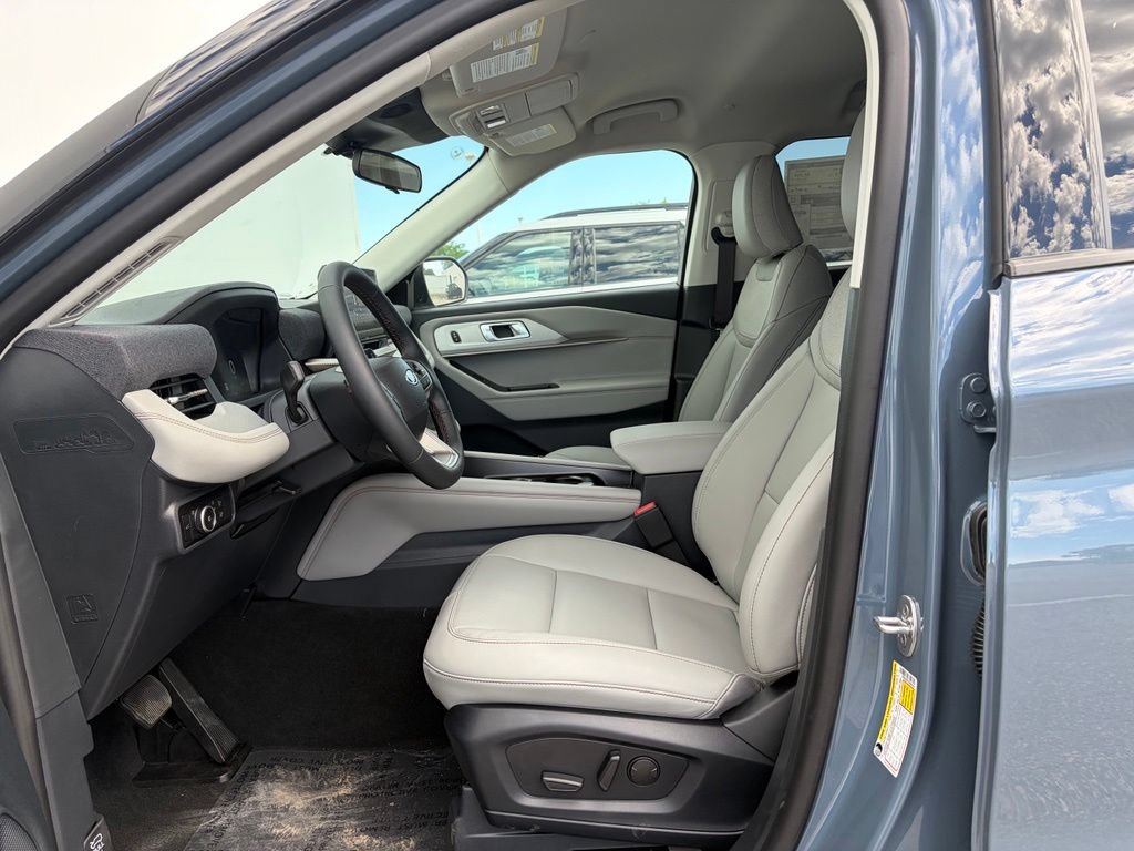 New 2026 Ford Explorer Active w/ Active Comfort Package AWD/4WD image 14