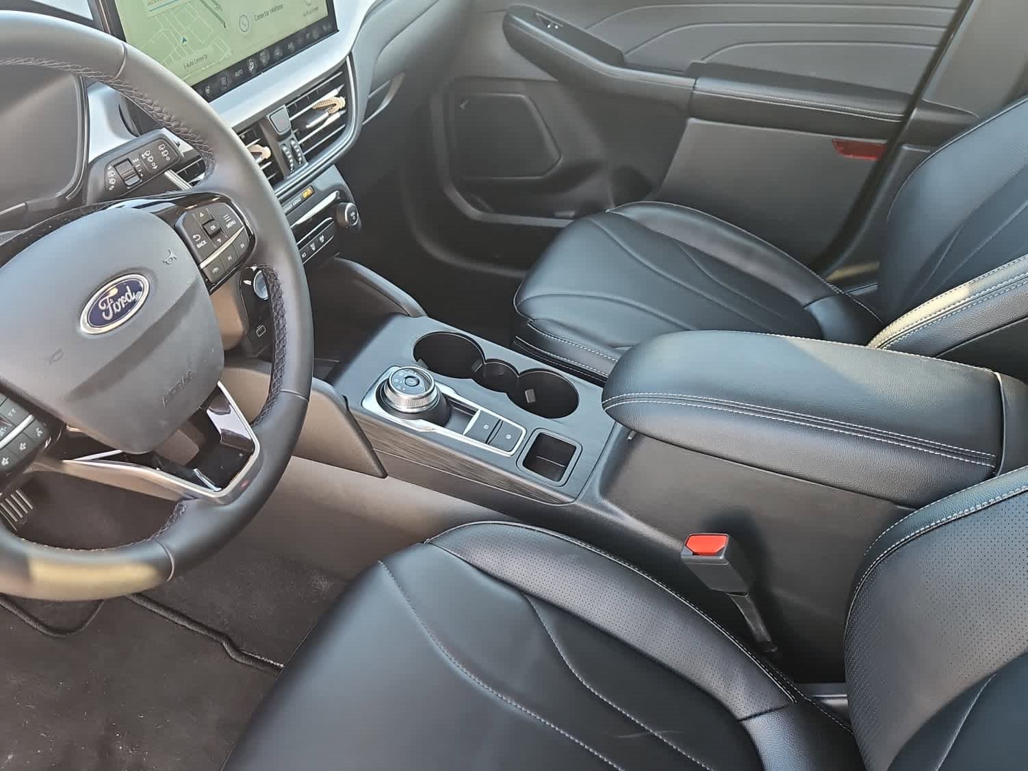 Used 2025 Ford Escape SE w/ PHEV Premium Package image 18