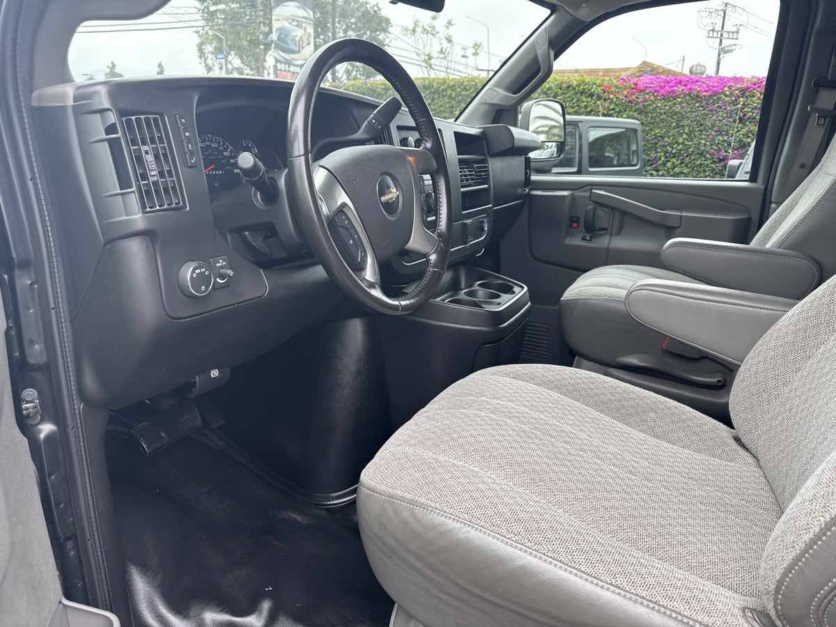 Used 2016 Chevrolet Express 2500 RWD image 13