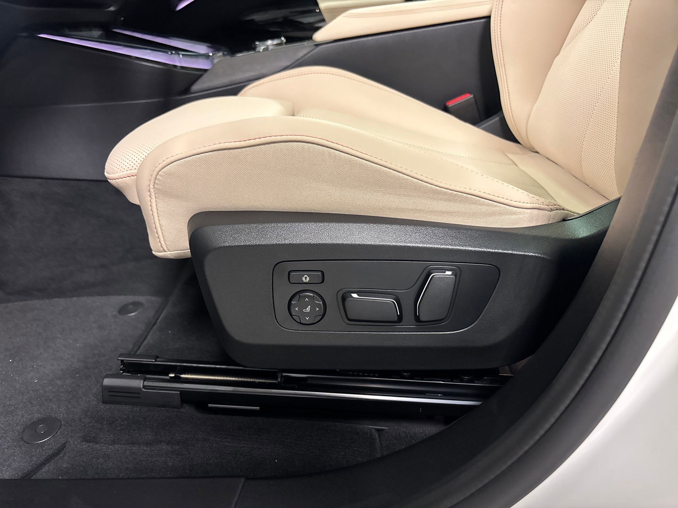 Used 2026 BMW X3 xDrive30 w/ Convenience Package image 13