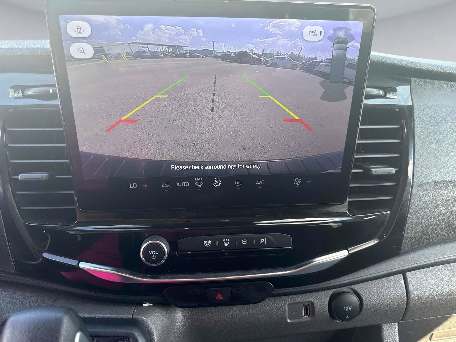 Used 2023 Ford Transit 350 XLT image 21