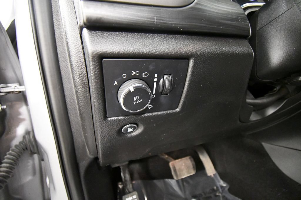 Used 2021 Jeep Grand Cherokee Altitude AWD/4WD image 19