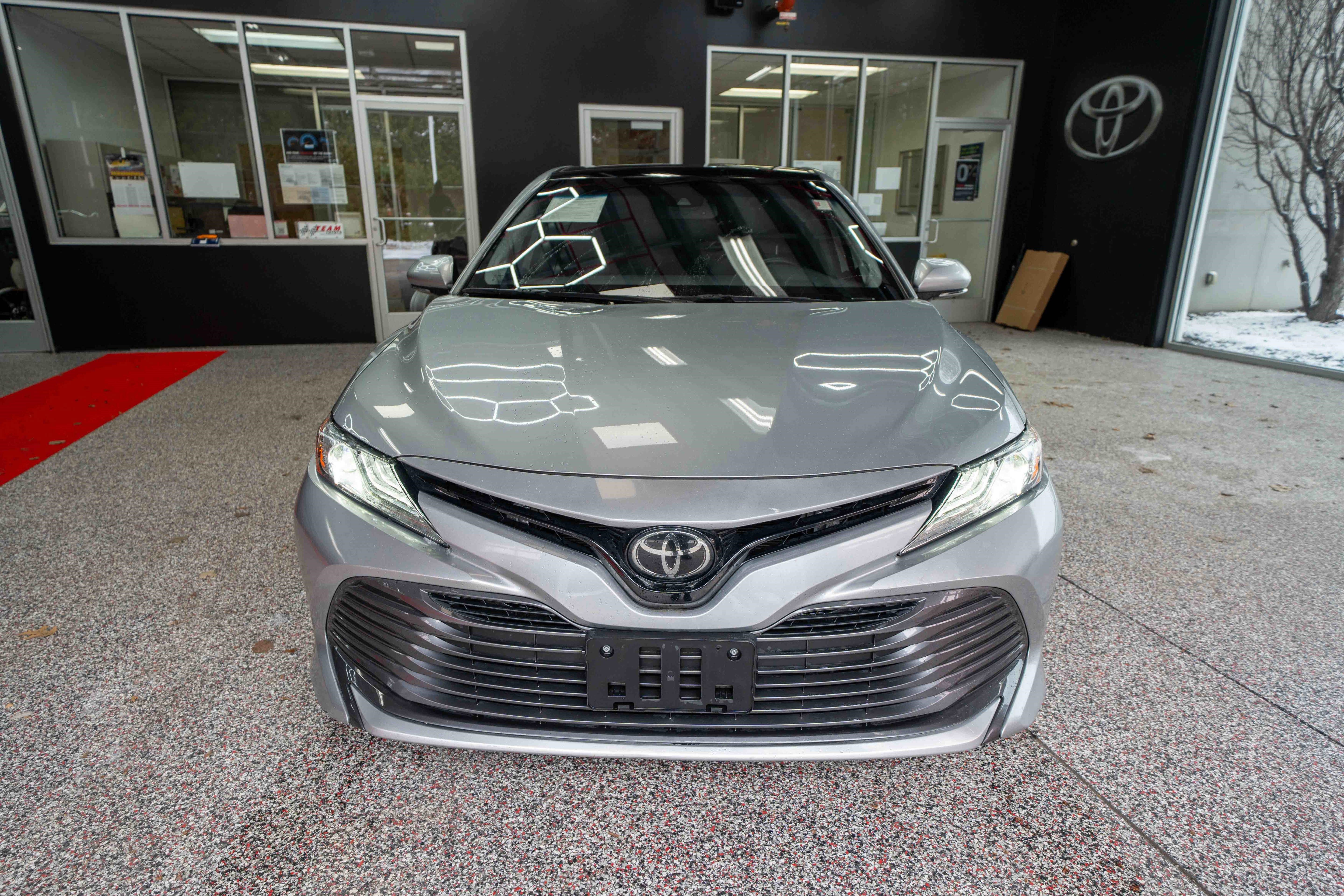 Used 2019 Toyota Camry XLE image 6