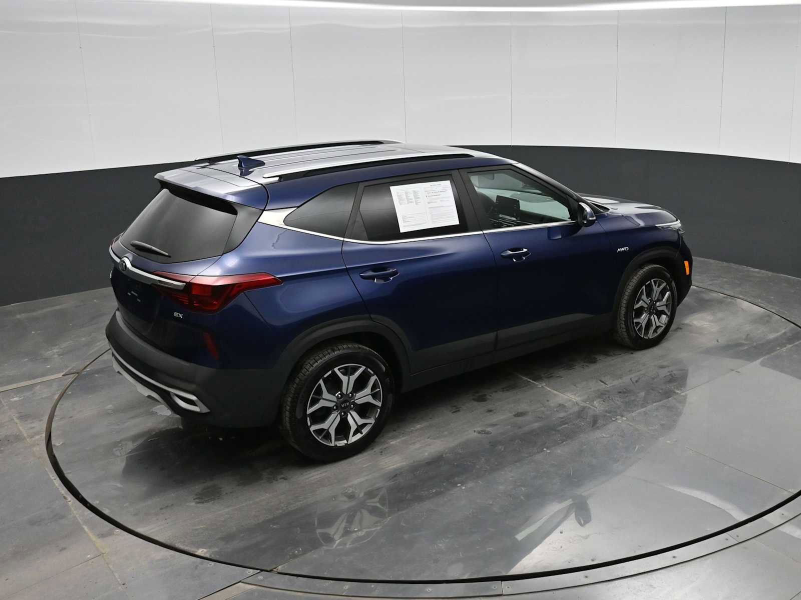 Used 2021 Kia Seltos EX image 28