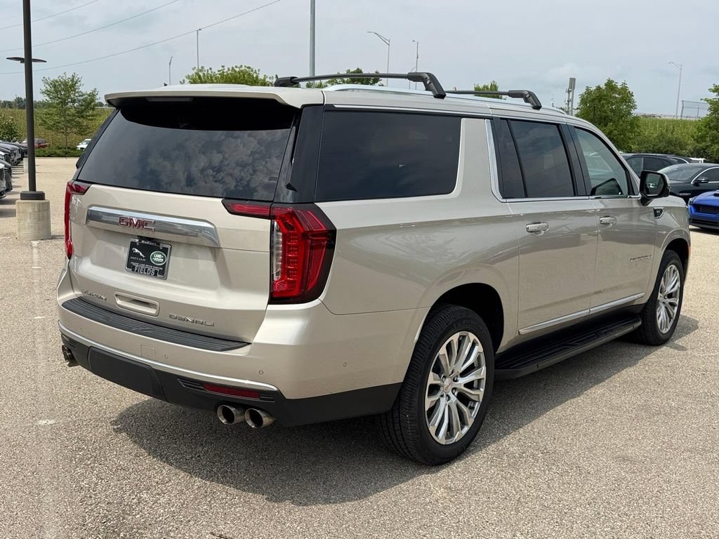 Used 2023 GMC Yukon XL Denali w/ Advanced Technology Package AWD/4WD image 4