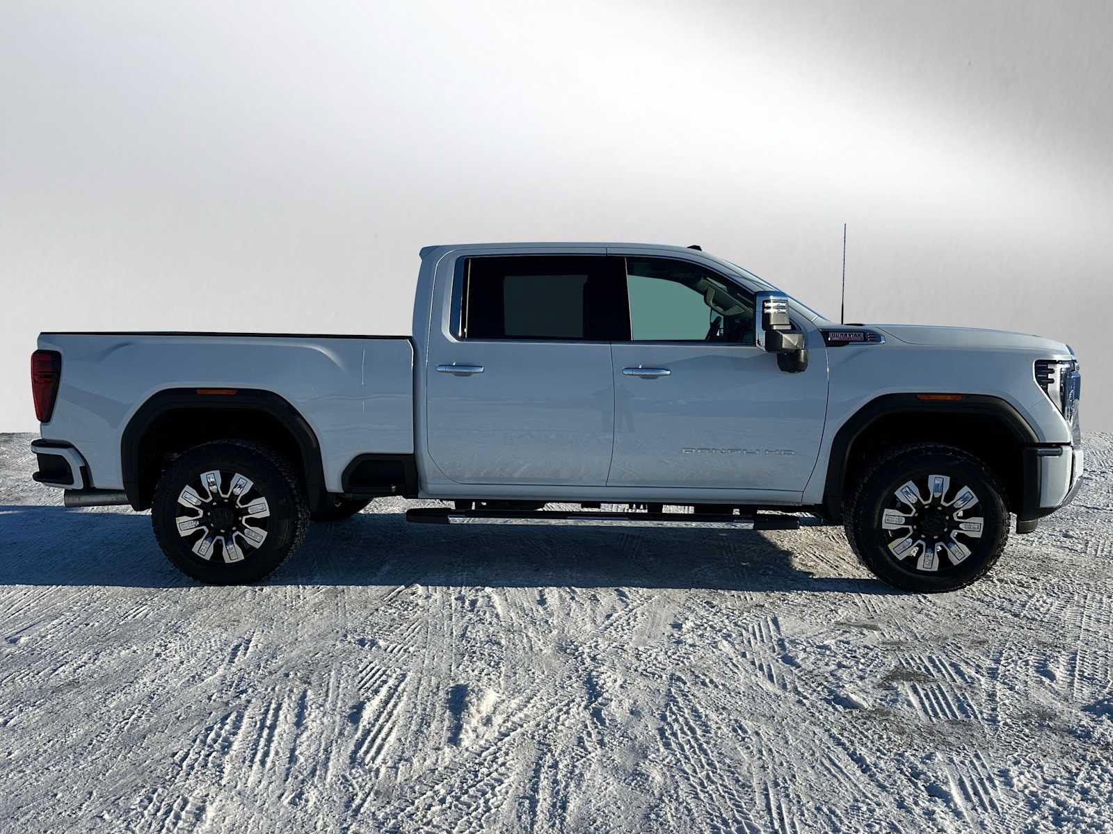 New 2026 GMC Sierra 2500 Denali w/ Denali Reserve Package image 2