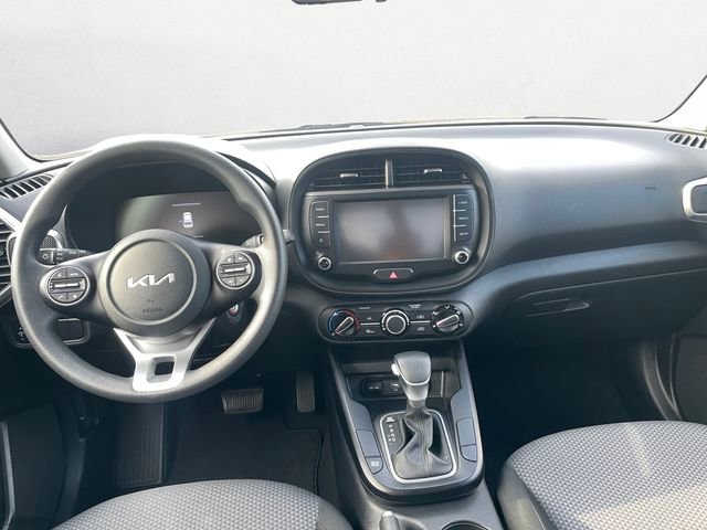 Used 2023 Kia Soul LX w/ LX Technology Package image 10