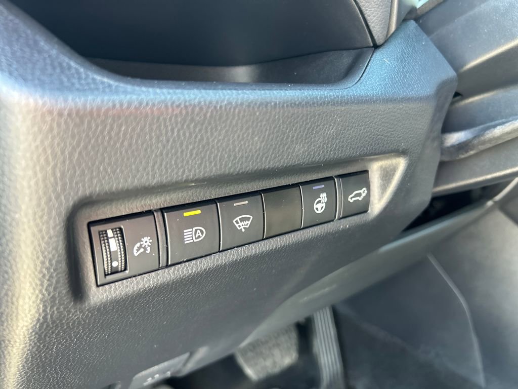 Certified 2022 Toyota RAV4 XLE Premium AWD/4WD image 29