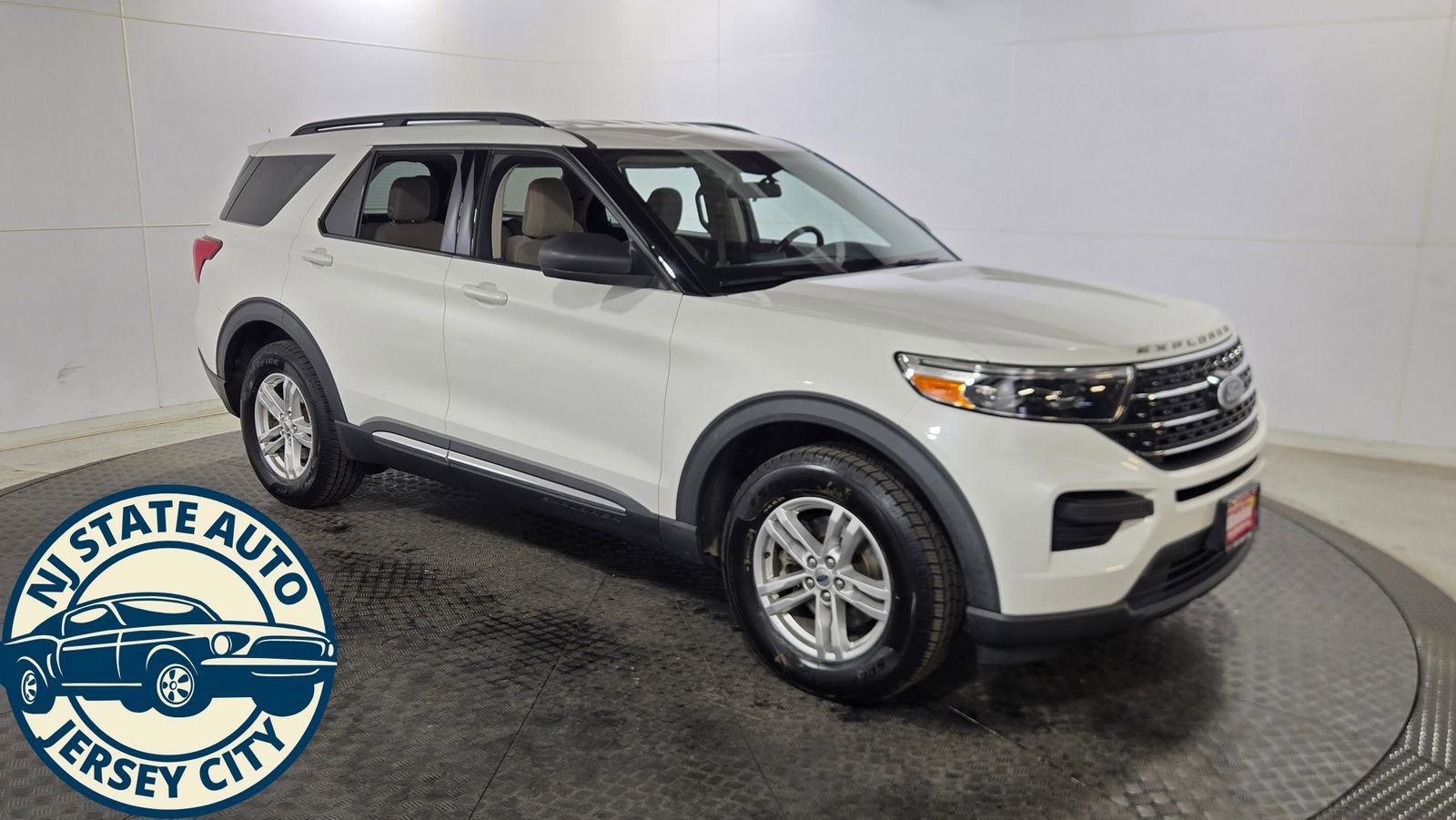 Used 2020 Ford Explorer XLT w/ Comfort Package AWD/4WD image 9