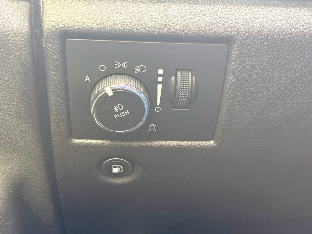Used 2021 Jeep Grand Cherokee High Altitude AWD/4WD image 16