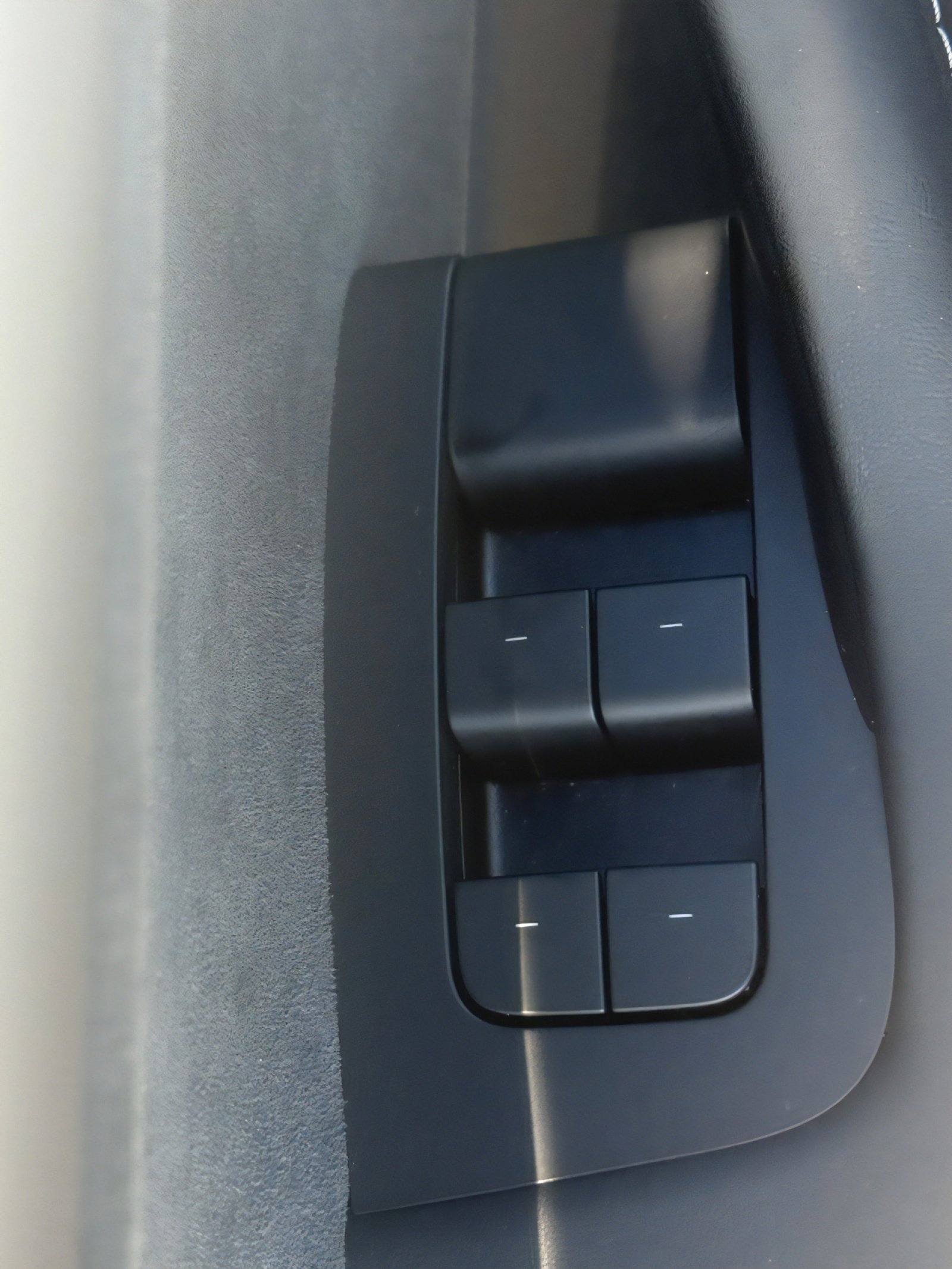 Used 2024 Tesla Model Y Performance image 29