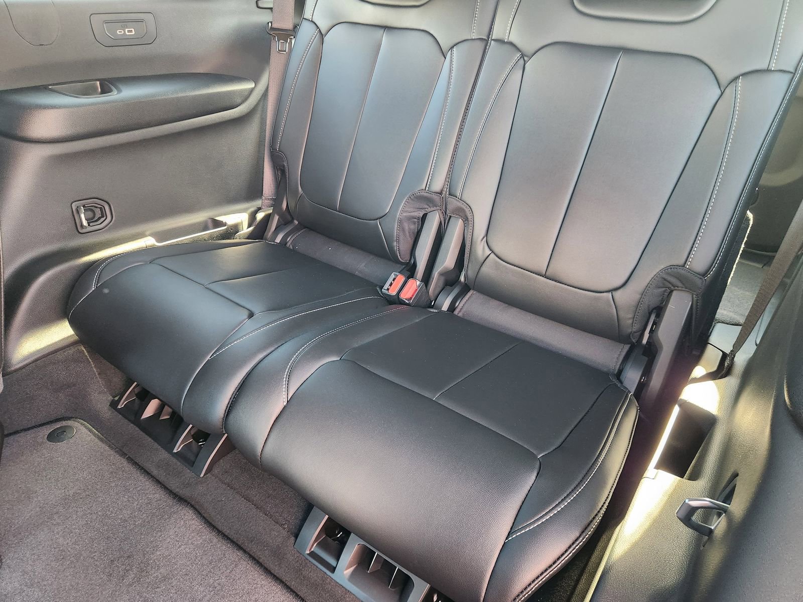 New 2025 Jeep Grand Cherokee L Limited image 23