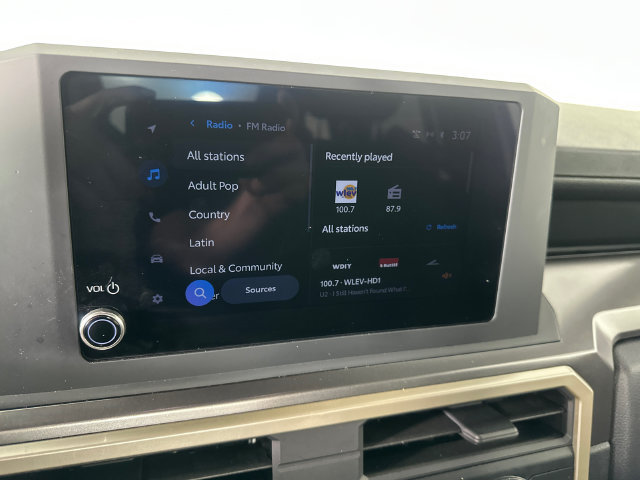 Used 2025 Toyota Tacoma SR5 AWD/4WD image 10