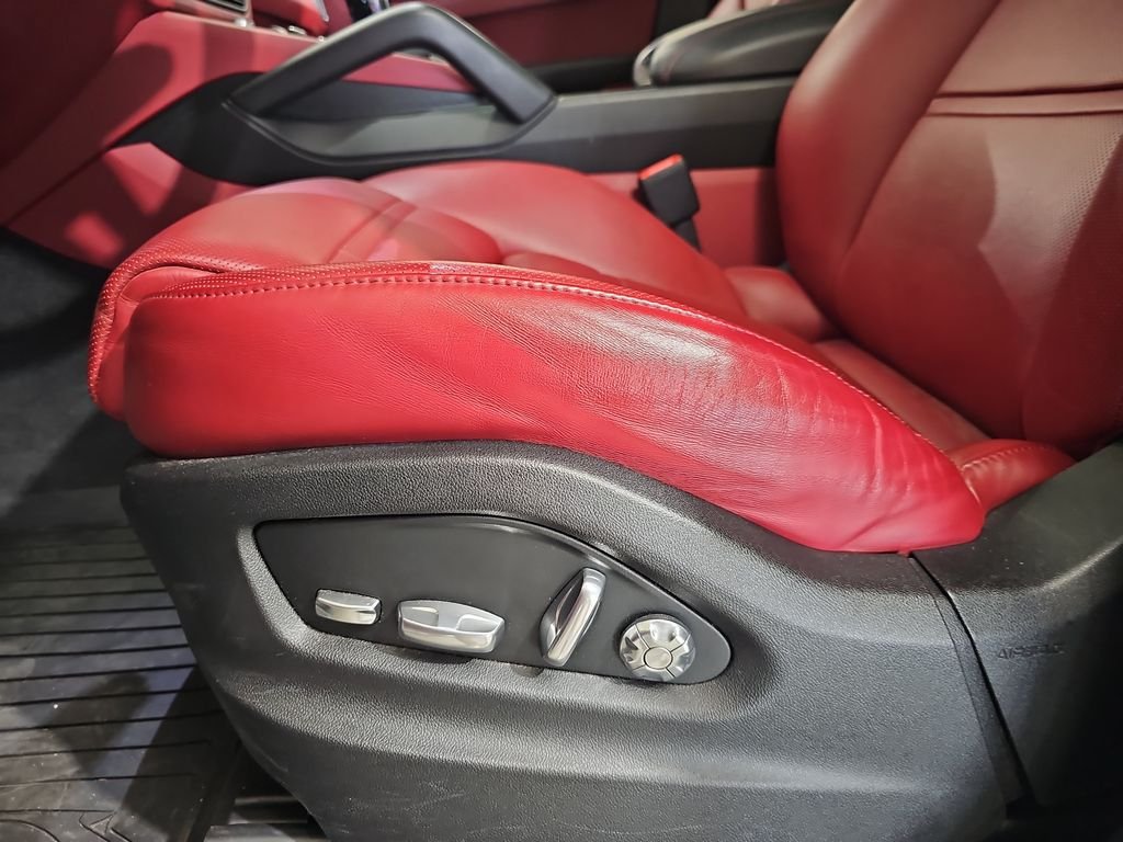 Used 2021 Porsche Cayenne GTS AWD/4WD image 29