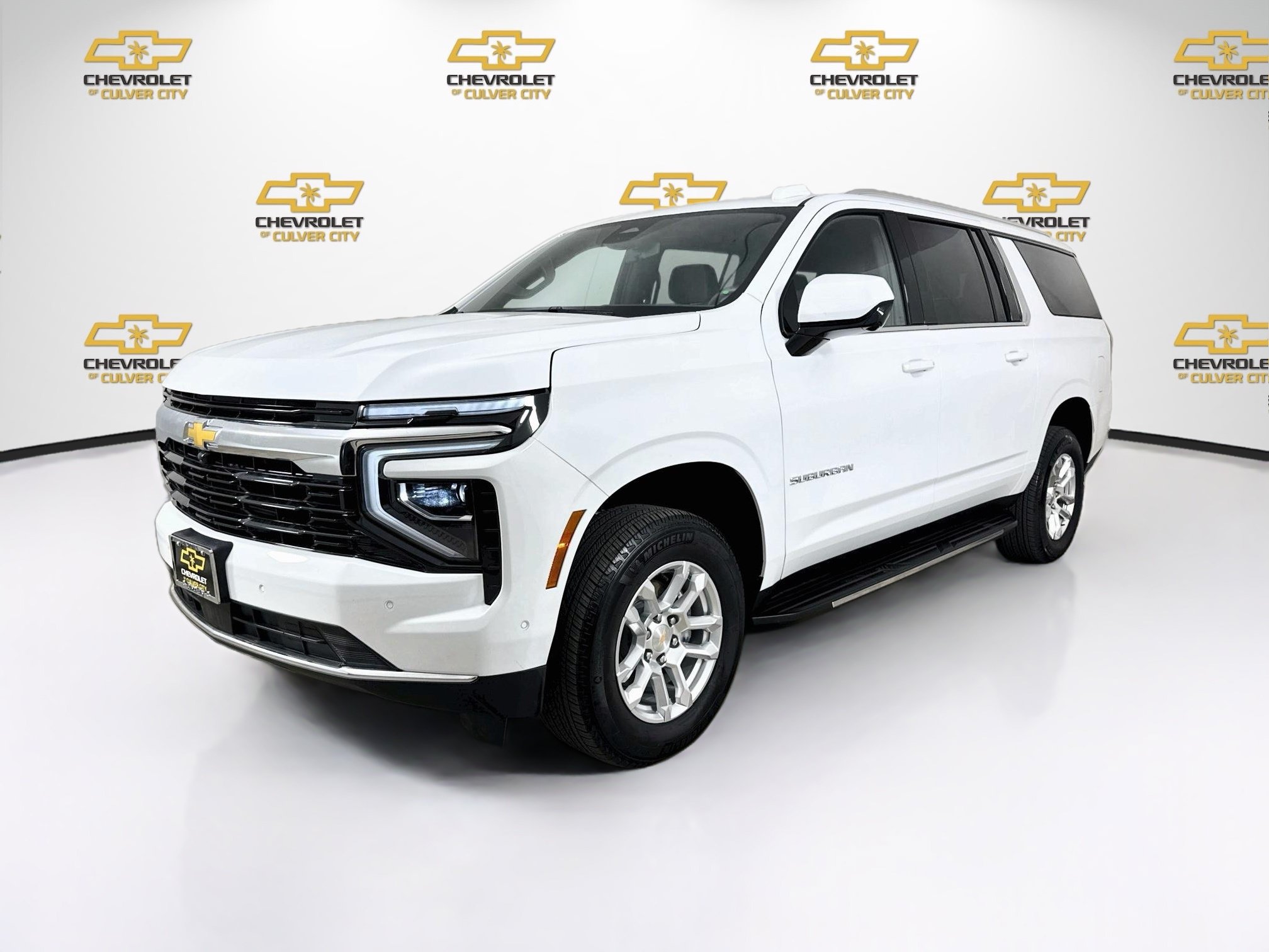 Used 2026 Chevrolet Suburban LS AWD/4WD image 3