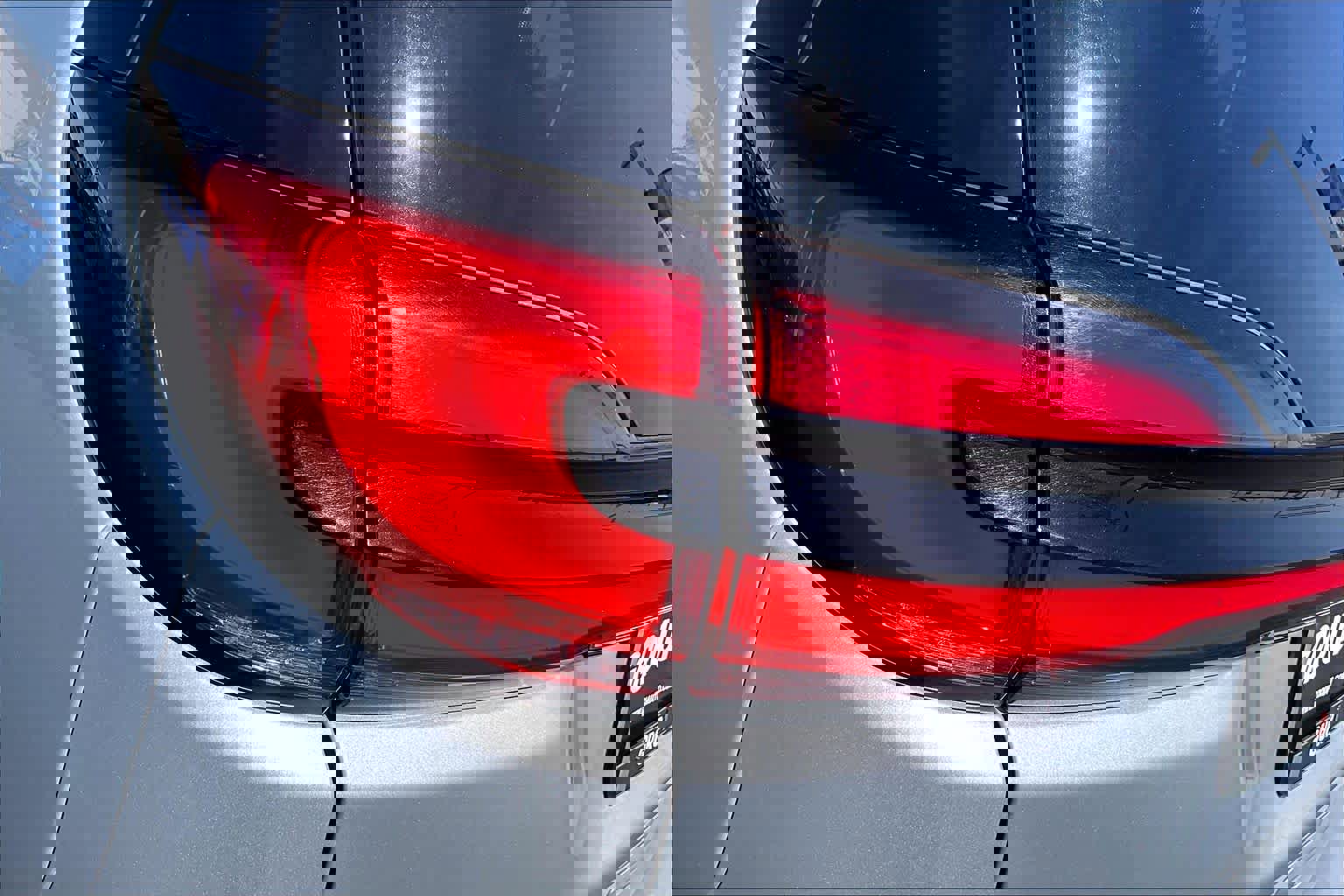 Used 2023 Chrysler Pacifica Touring-L image 28