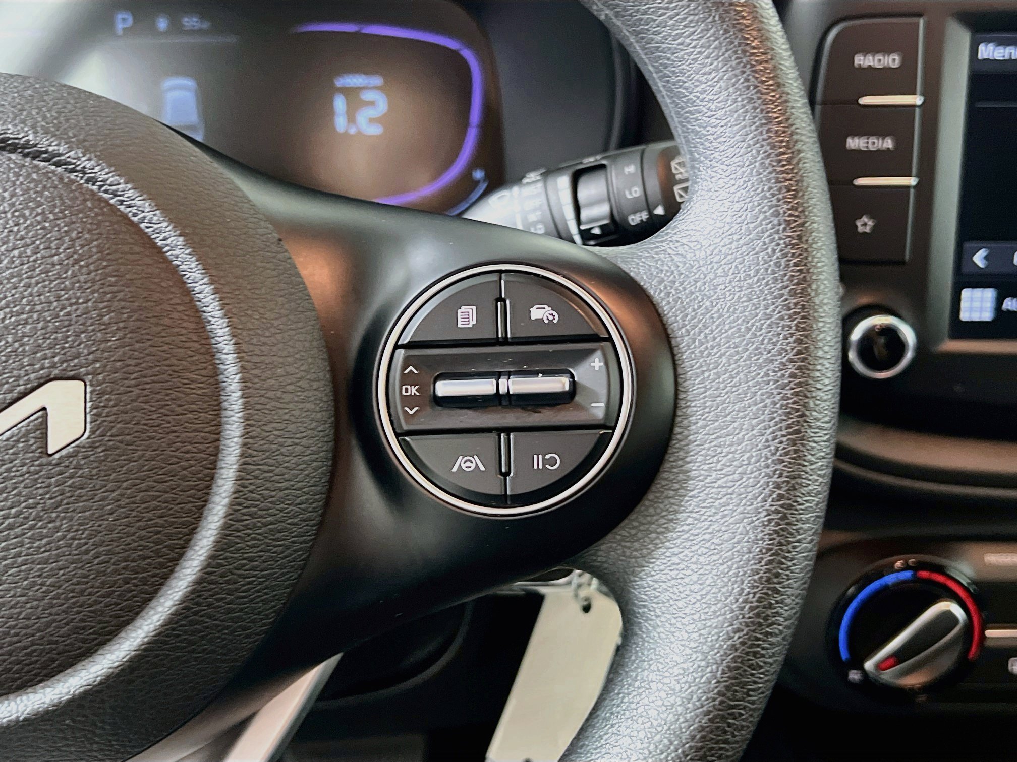Used 2025 Kia Soul LX w/ LX Technology Package FWD image 20