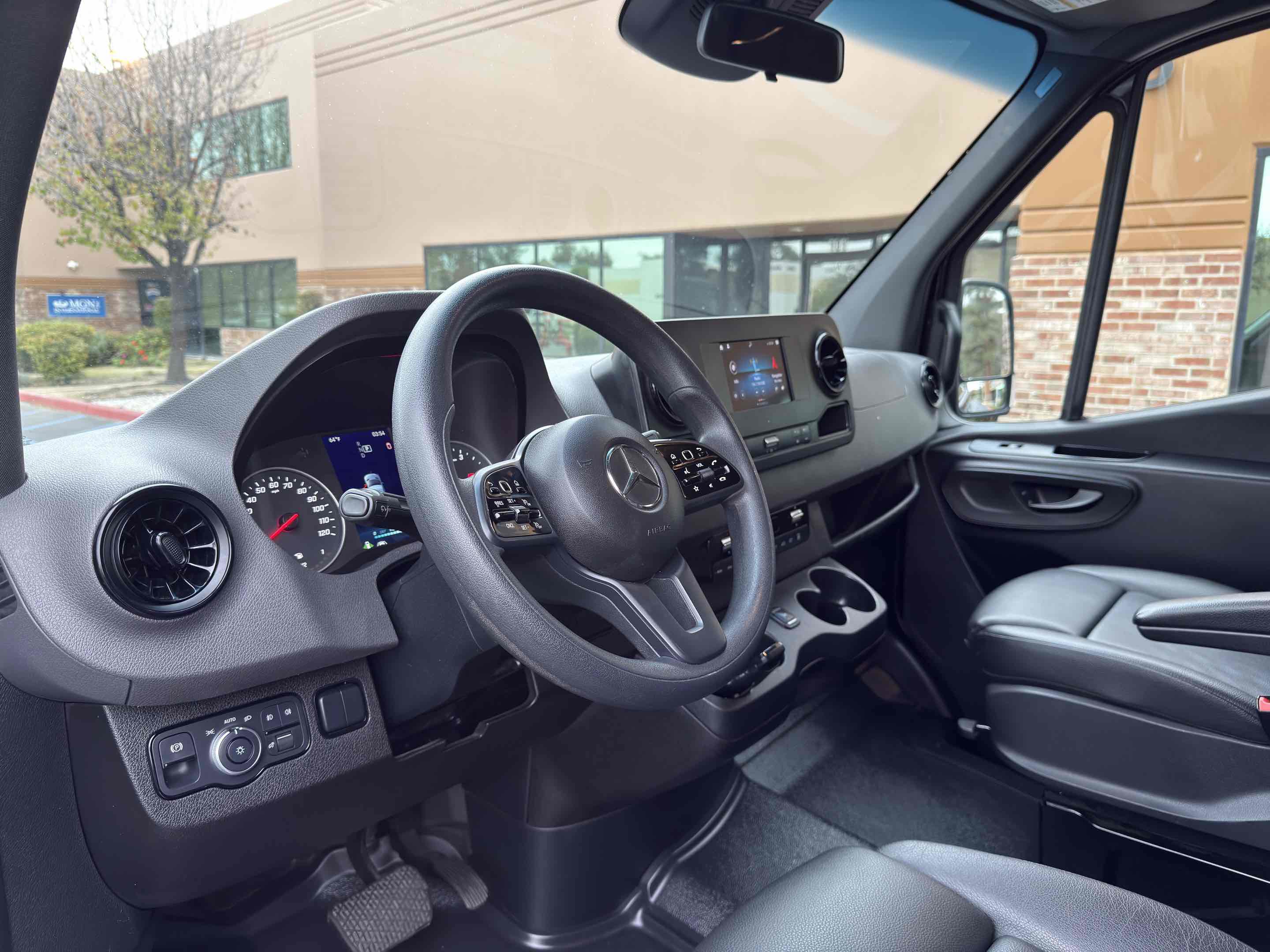 Used 2023 Mercedes-Benz Sprinter 2500 image 29