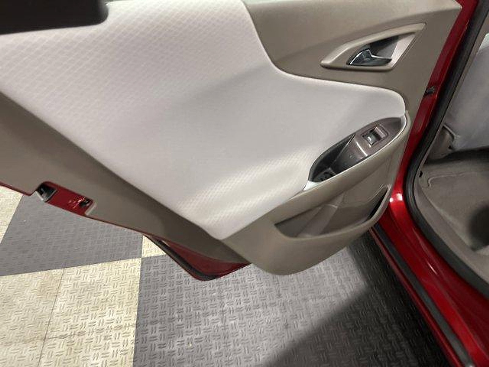 Used 2025 Chevrolet Malibu LT FWD image 11
