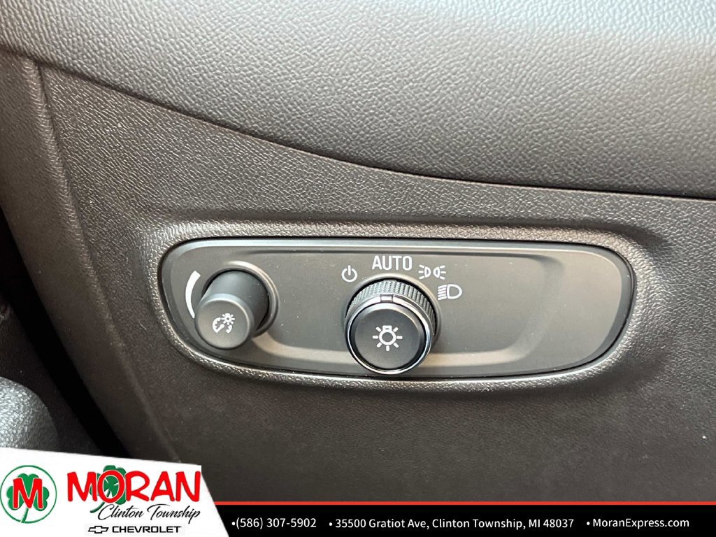 Used 2023 Chevrolet Equinox RS FWD image 27