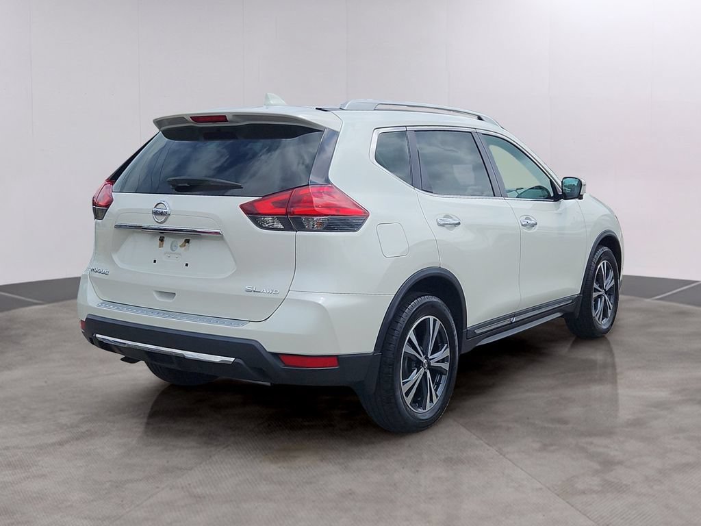 Used 2017 Nissan Rogue SL w/ SL Premium Package AWD/4WD image 4