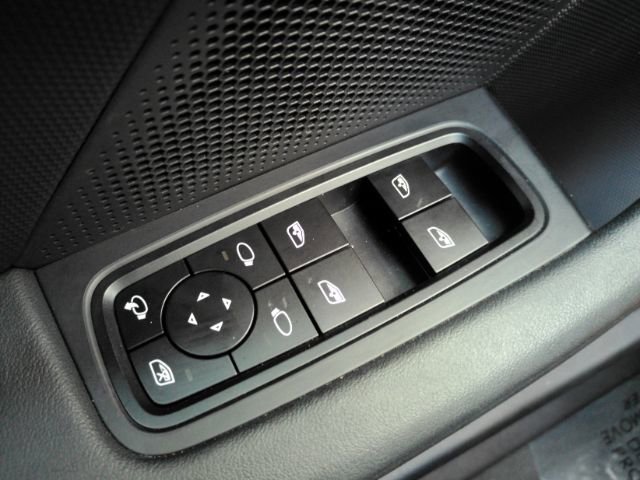 Used 2022 Porsche Taycan image 33