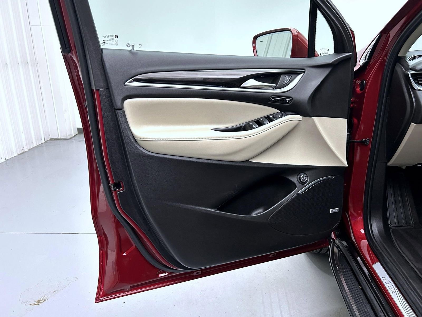 Used 2020 Buick Enclave Premium w/ Sun and Sites Package image 9